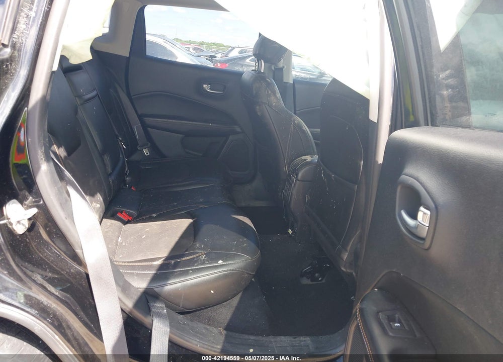 2018 JEEP COMPASS LATITUDE FWD VIN: 3C4NJCBB0JT272524