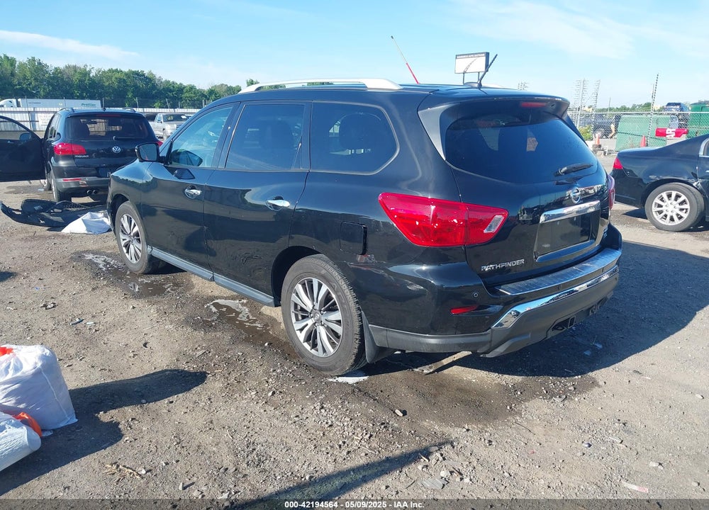 2017 NISSAN PATHFINDER SL VIN: 5N1DR2MM3HC611338