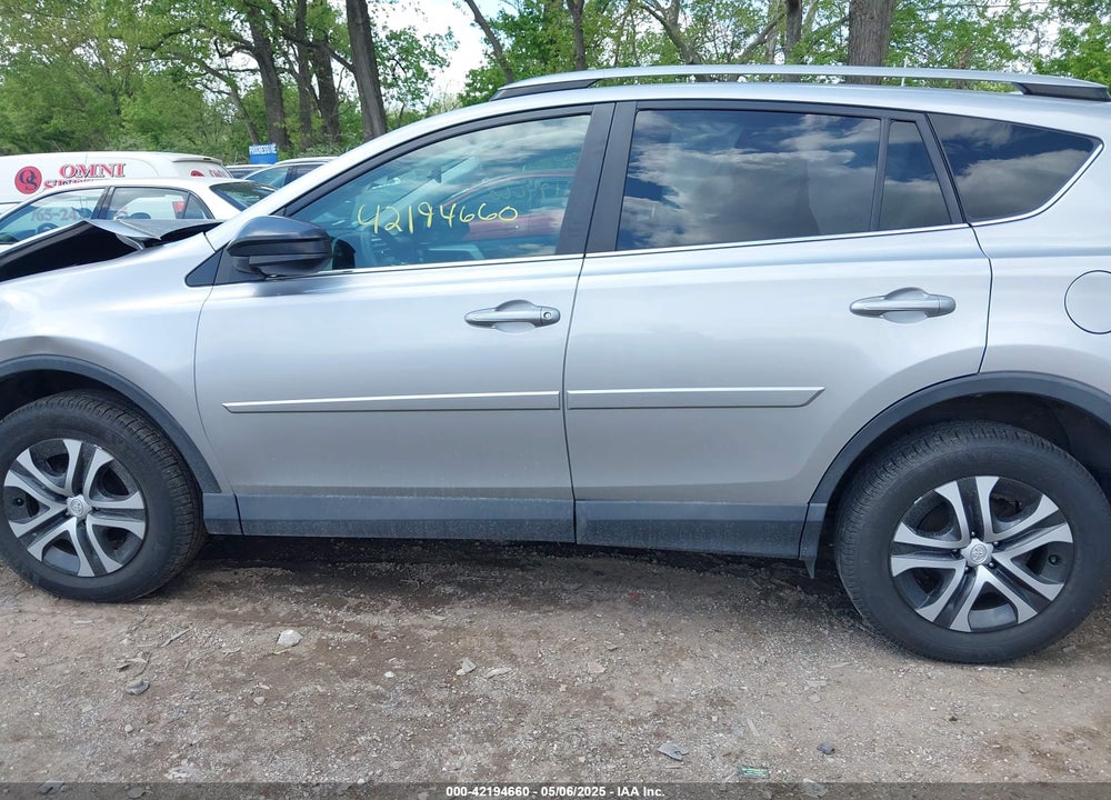 2018 TOYOTA RAV4 LE VIN: 2T3BFREV3JW719918