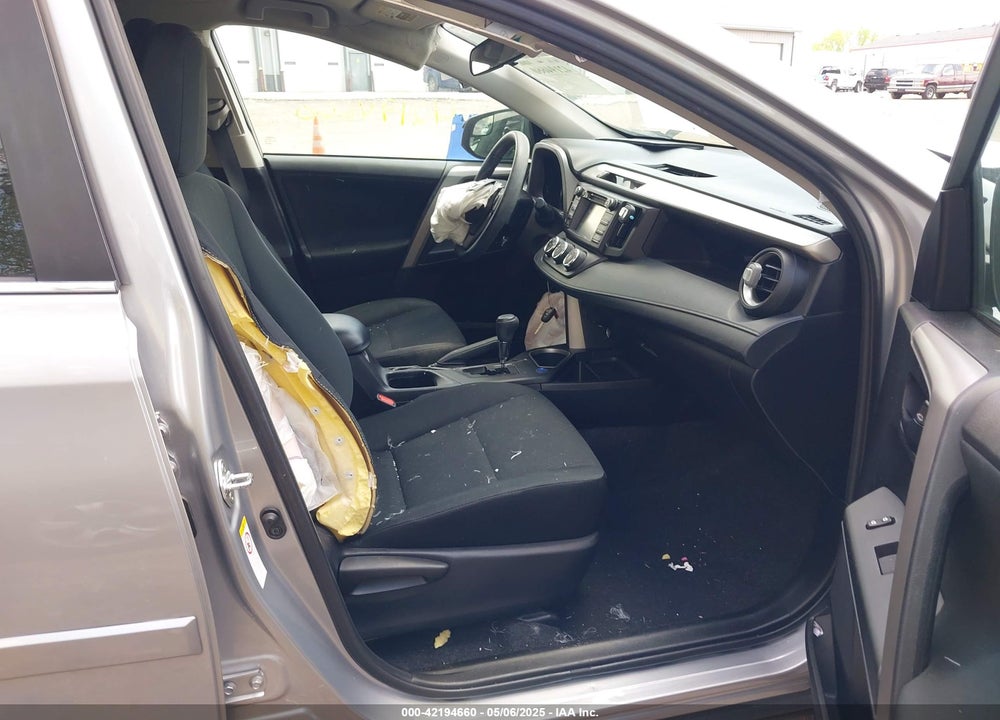 2018 TOYOTA RAV4 LE VIN: 2T3BFREV3JW719918