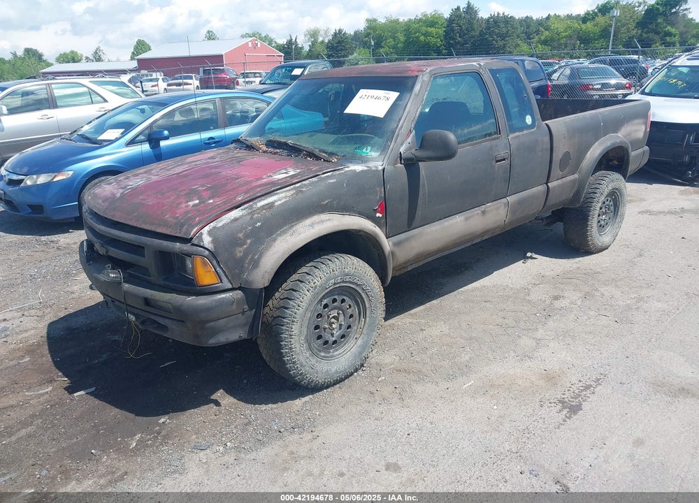 2003 CHEVROLET S-10 LS VIN: 1GCDT19X638172926