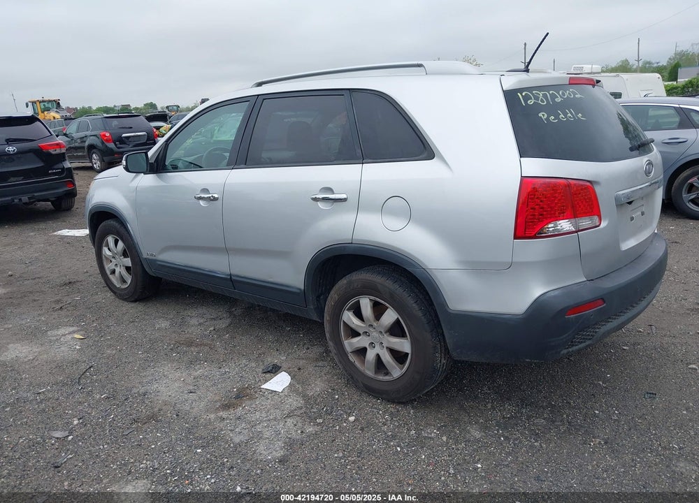 2011 KIA SORENTO VIN: 5XYKTDA12BG059031