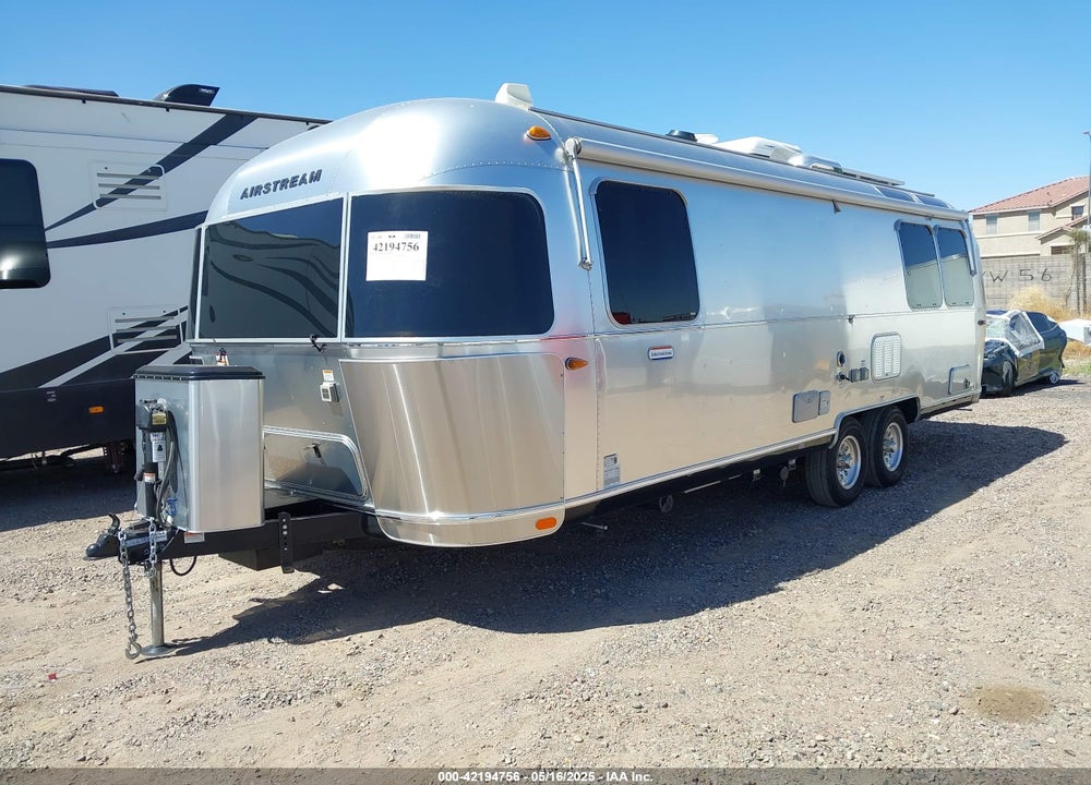 2020 INTERNATIONAL AIRSTREAM 27FB  S VIN: 1STTFYL25LJ553802