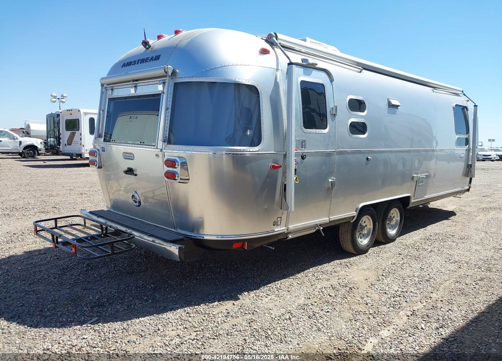 2020 INTERNATIONAL AIRSTREAM 27FB  S VIN: 1STTFYL25LJ553802