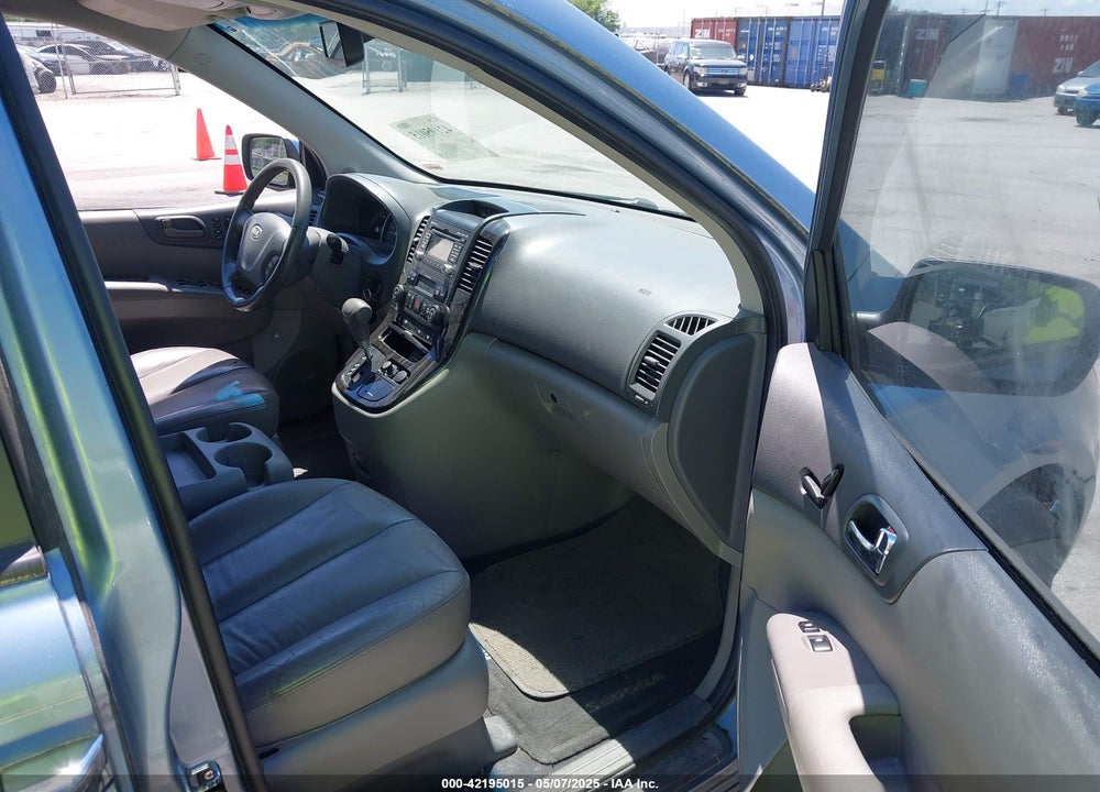 2011 KIA SEDONA EX VIN: KNDMH4C71B6374952
