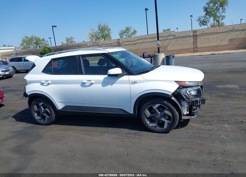 2022 HYUNDAI VENUE VIN: KMHRC8A3XNU185711