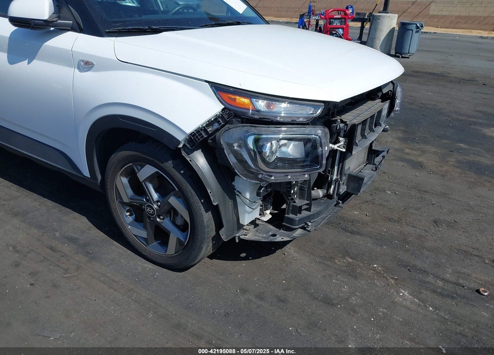 2022 HYUNDAI VENUE VIN: KMHRC8A3XNU185711