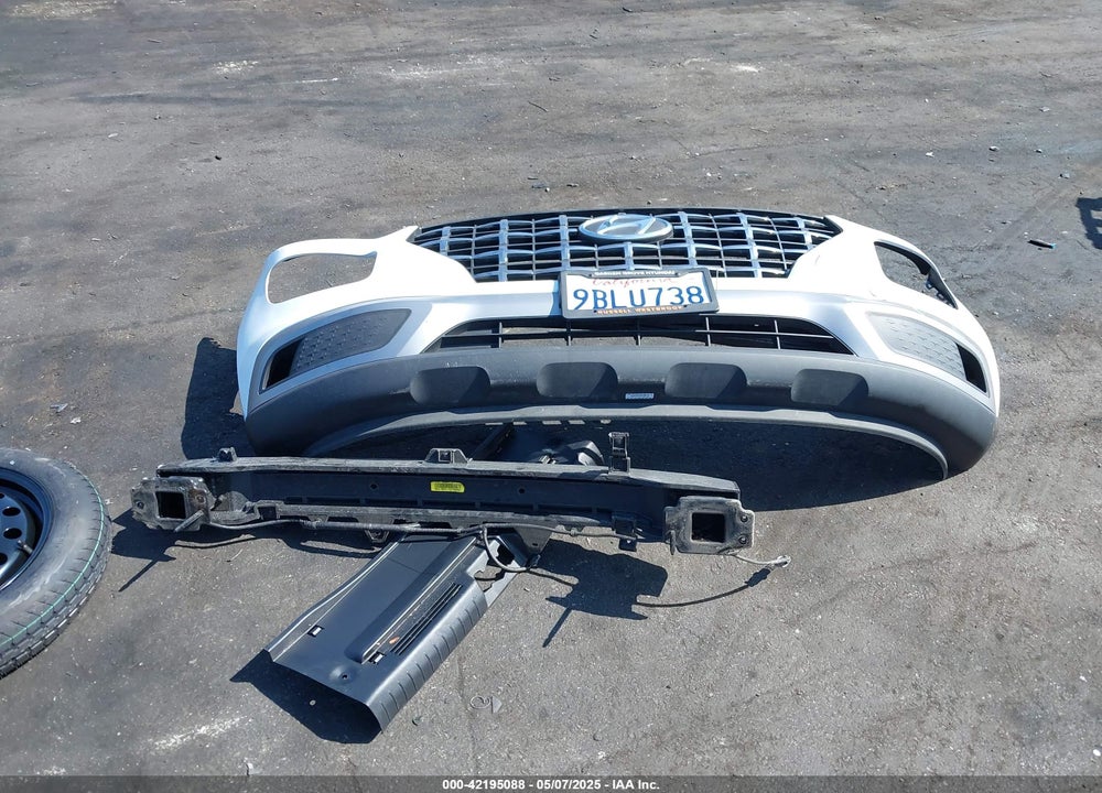 2022 HYUNDAI VENUE VIN: KMHRC8A3XNU185711