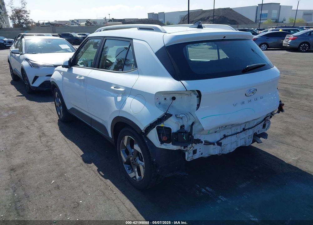 2022 HYUNDAI VENUE VIN: KMHRC8A3XNU185711