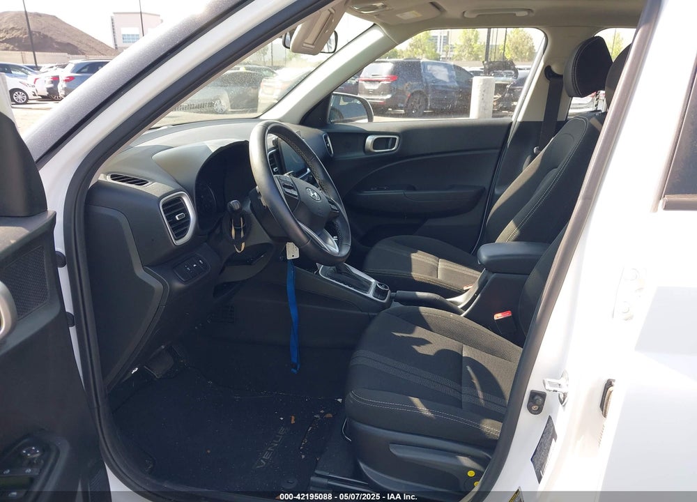 2022 HYUNDAI VENUE VIN: KMHRC8A3XNU185711