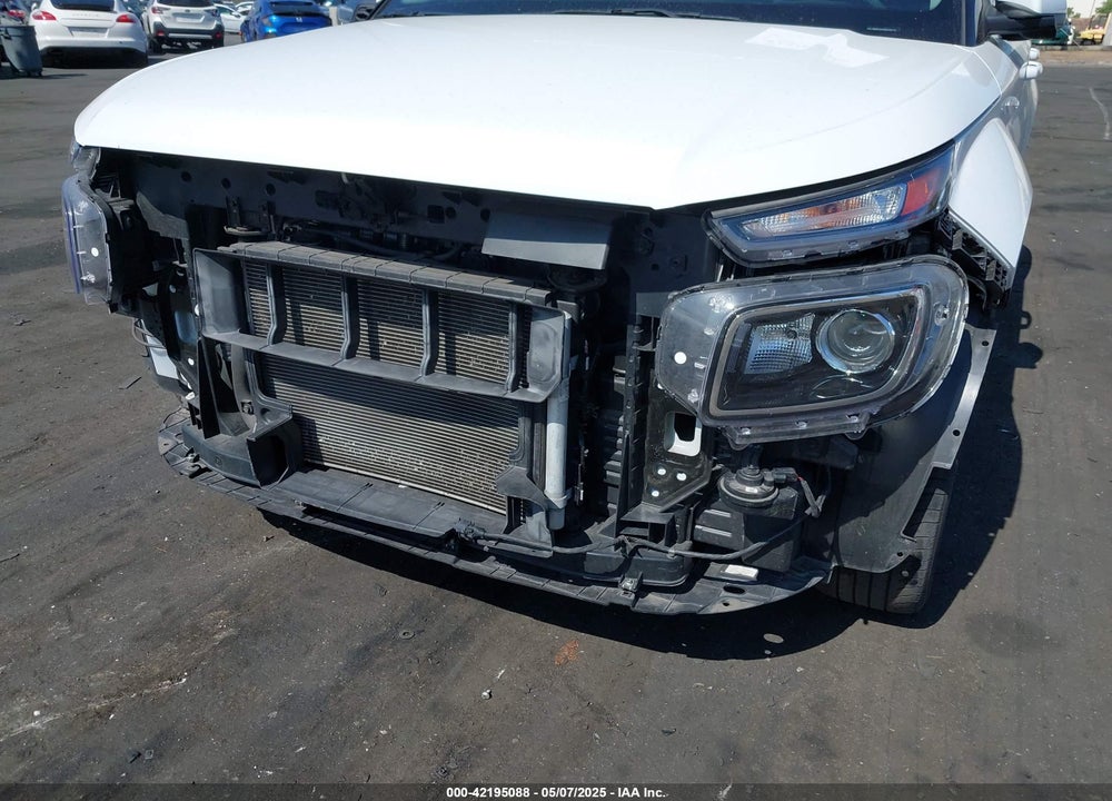 2022 HYUNDAI VENUE VIN: KMHRC8A3XNU185711