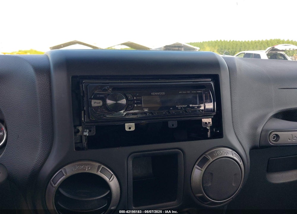 2011 JEEP WRANGLER / VIN: 1J4AA2D13BL574247