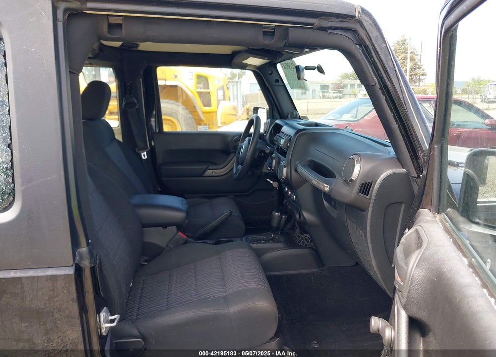 2011 JEEP WRANGLER / VIN: 1J4AA2D13BL574247