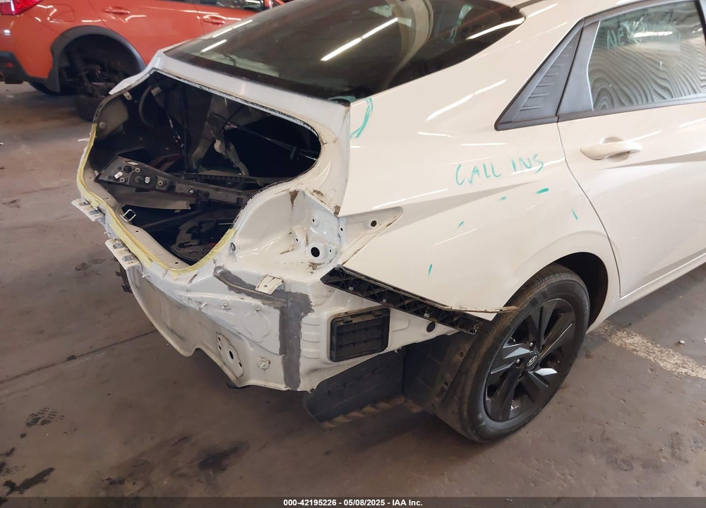 2022 HYUNDAI ELANTRA VIN: 5NPLS4AG9NH054627