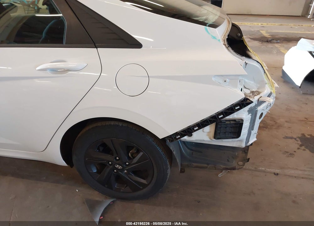 2022 HYUNDAI ELANTRA VIN: 5NPLS4AG9NH054627