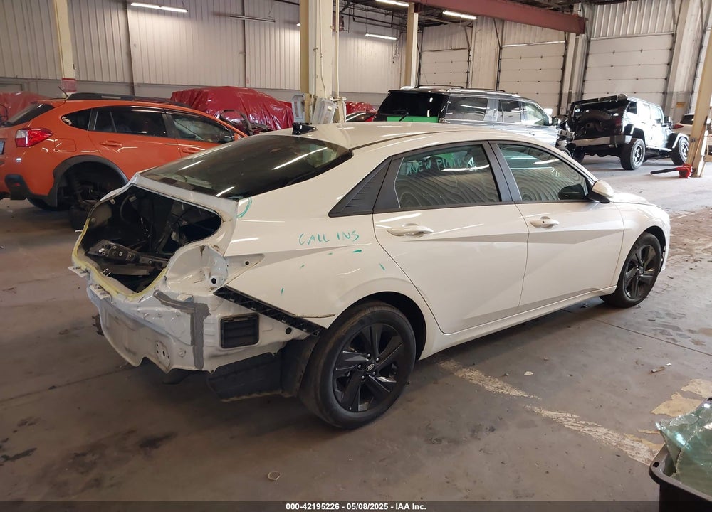 2022 HYUNDAI ELANTRA VIN: 5NPLS4AG9NH054627
