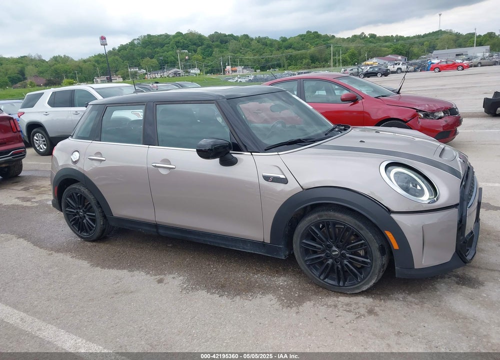 2022 MINI HARDTOP COOPER S VIN: WMW53DK0XN2R38274