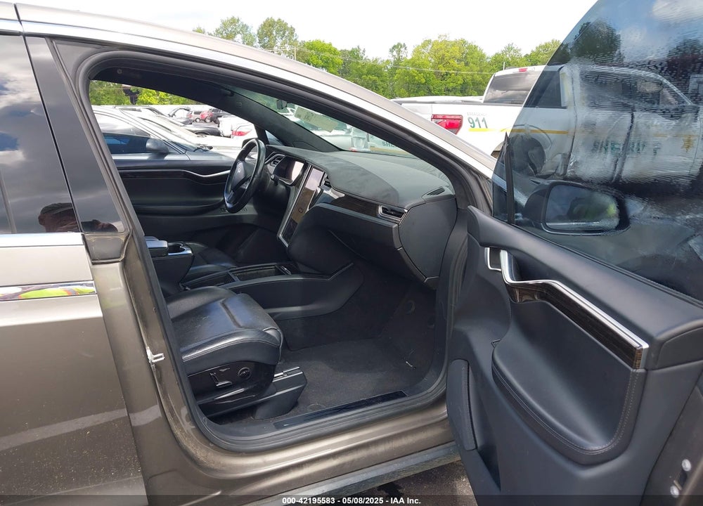 2016 TESLA MODEL X VIN: 5YJXCAE26GF008007
