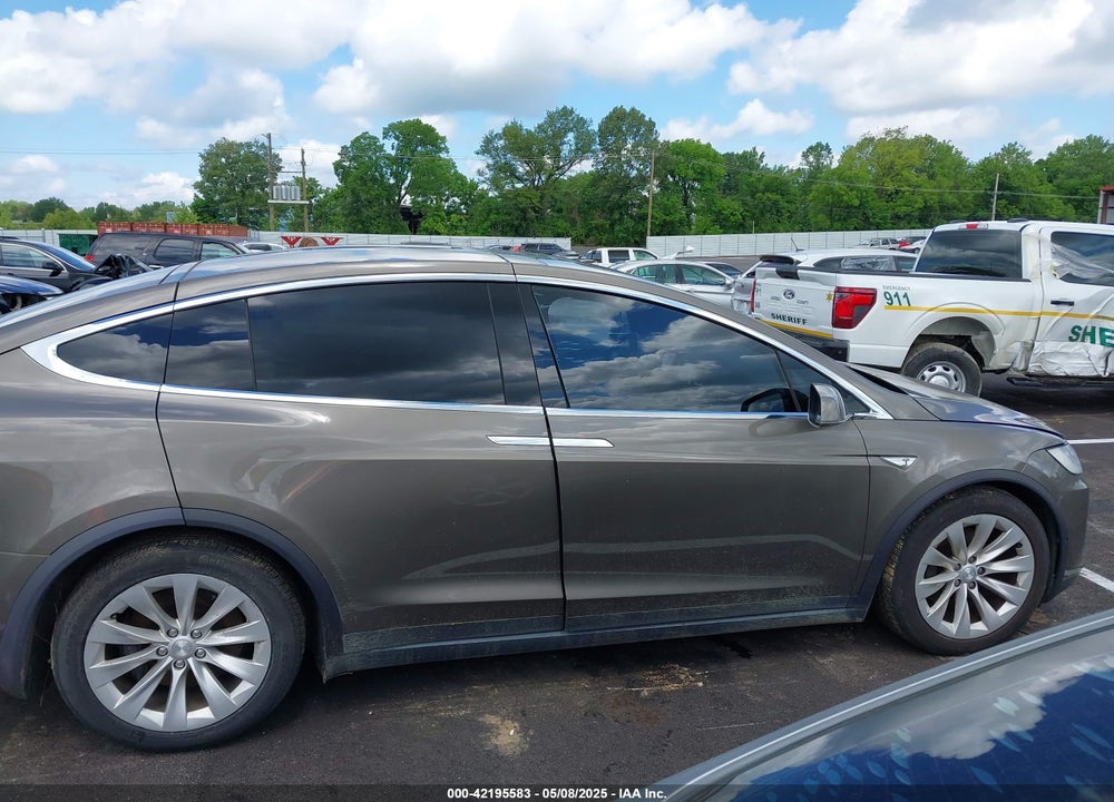 2016 TESLA MODEL X VIN: 5YJXCAE26GF008007