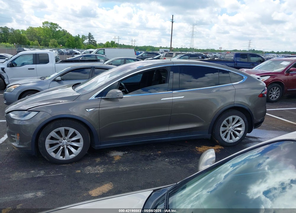 2016 TESLA MODEL X VIN: 5YJXCAE26GF008007
