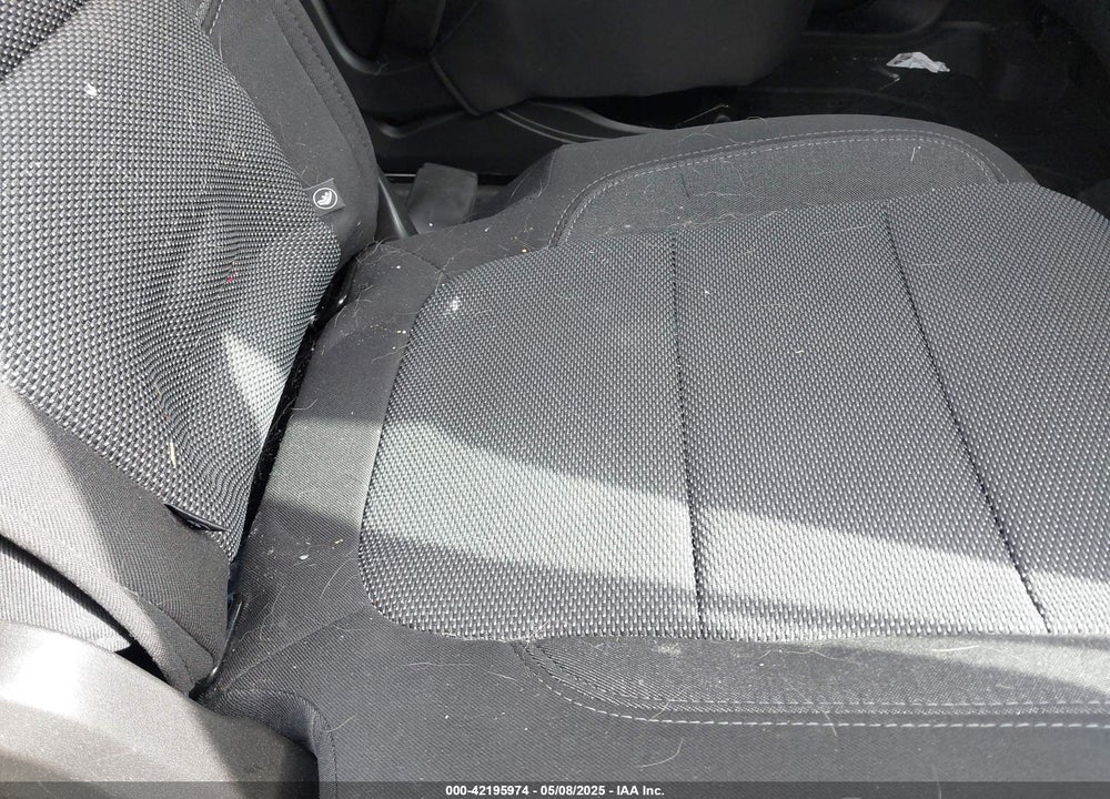 2023 CHEVROLET TRAVERSE FWD LT CLOTH VIN: 1GNERGKW9PJ121255