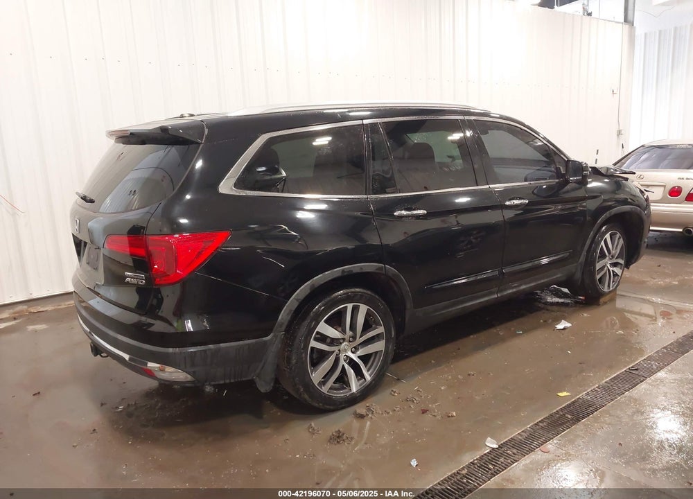 2018 HONDA PILOT VIN: 5FNYF6H94JB025087