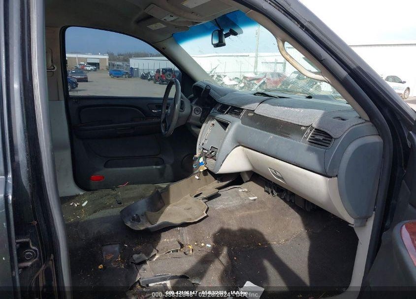 2007 CHEVROLET TAHOE VIN: 1GNFC13C17R323757
