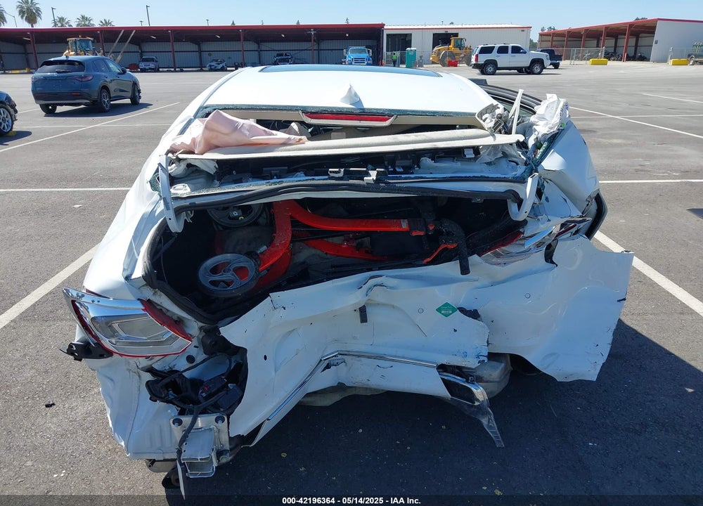 2017 BUICK LACROSSE VIN: 1G4ZP5SS0HU147031