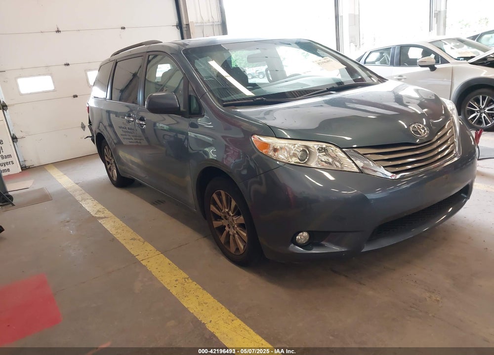 2015 TOYOTA SIENNA XLE 7 PASSENGER VIN: 5TDDK3DCXFS124994