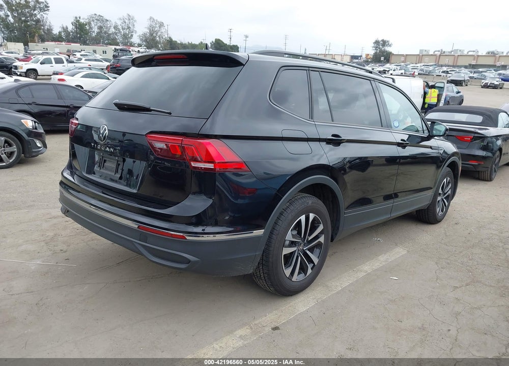 2024 VOLKSWAGEN TIGUAN VIN: 3VVRB7AX1RM175360