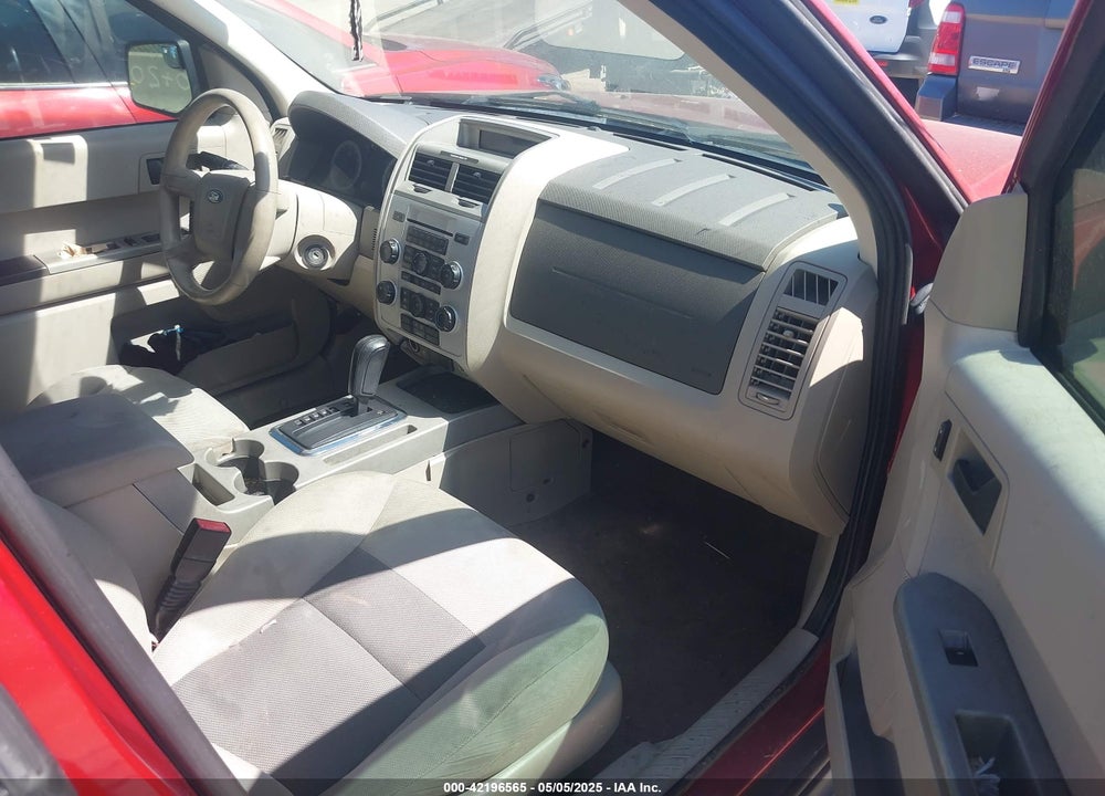 2008 FORD ESCAPE VIN: 1FMCU03108KB04750