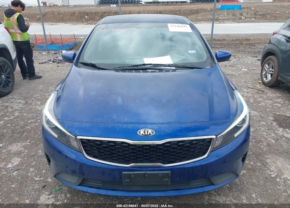 2017 KIA FORTE VIN: 3KPFK4A72HE015982