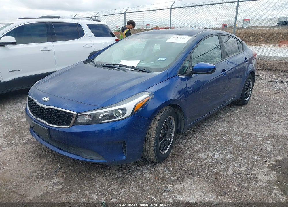 2017 KIA FORTE VIN: 3KPFK4A72HE015982