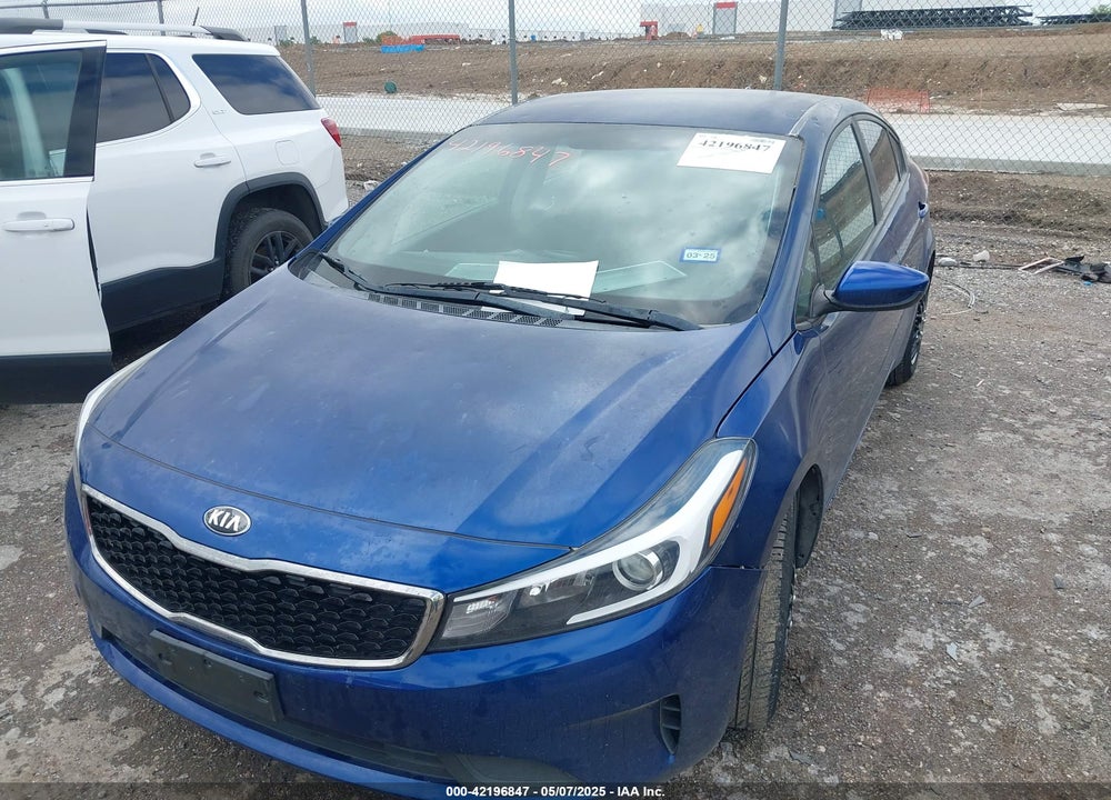 2017 KIA FORTE VIN: 3KPFK4A72HE015982