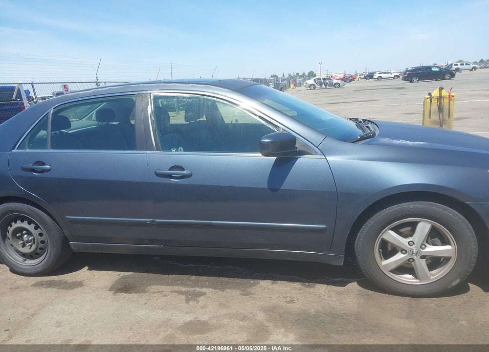 2004 HONDA ACCORD VIN: JHMCM56664C038412