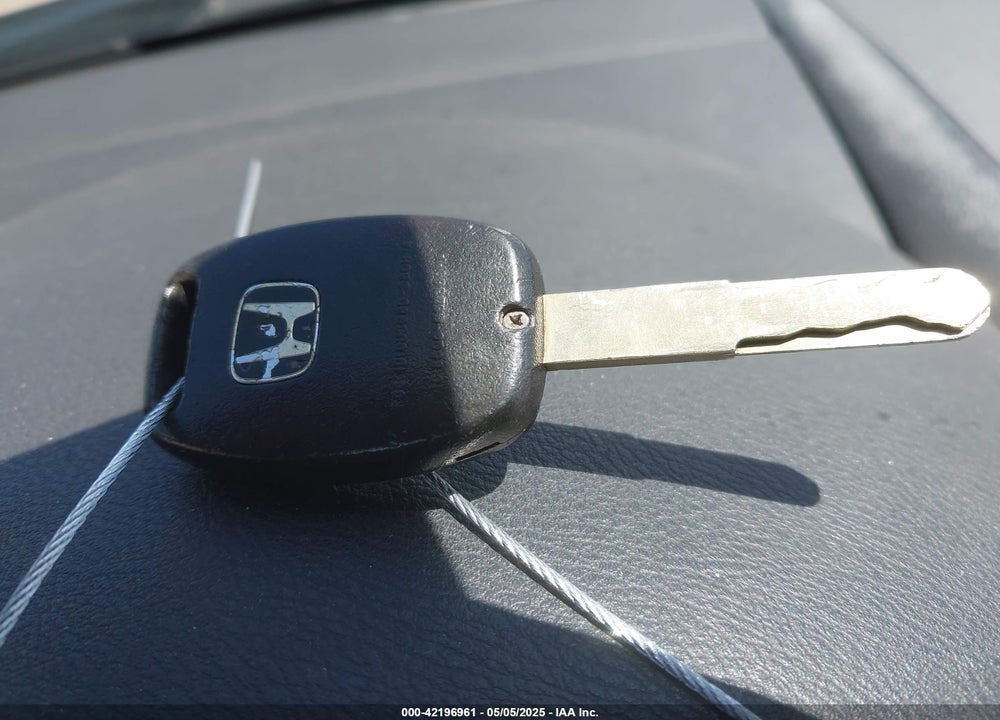 2004 HONDA ACCORD VIN: JHMCM56664C038412