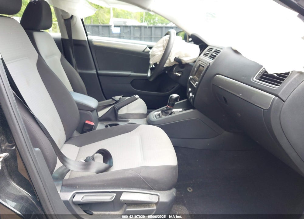 2017 VOLKSWAGEN JETTA 1.4T S VIN: 3VW2B7AJ2HM283638