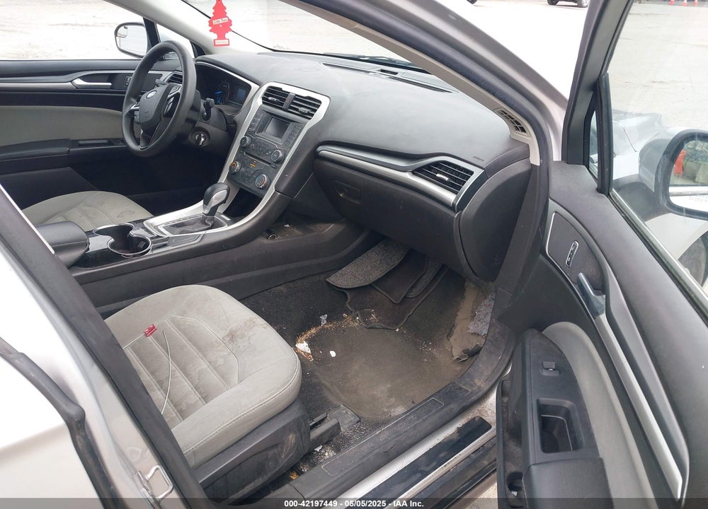 2015 FORD FUSION S VIN: 3FA6P0G79FR255432