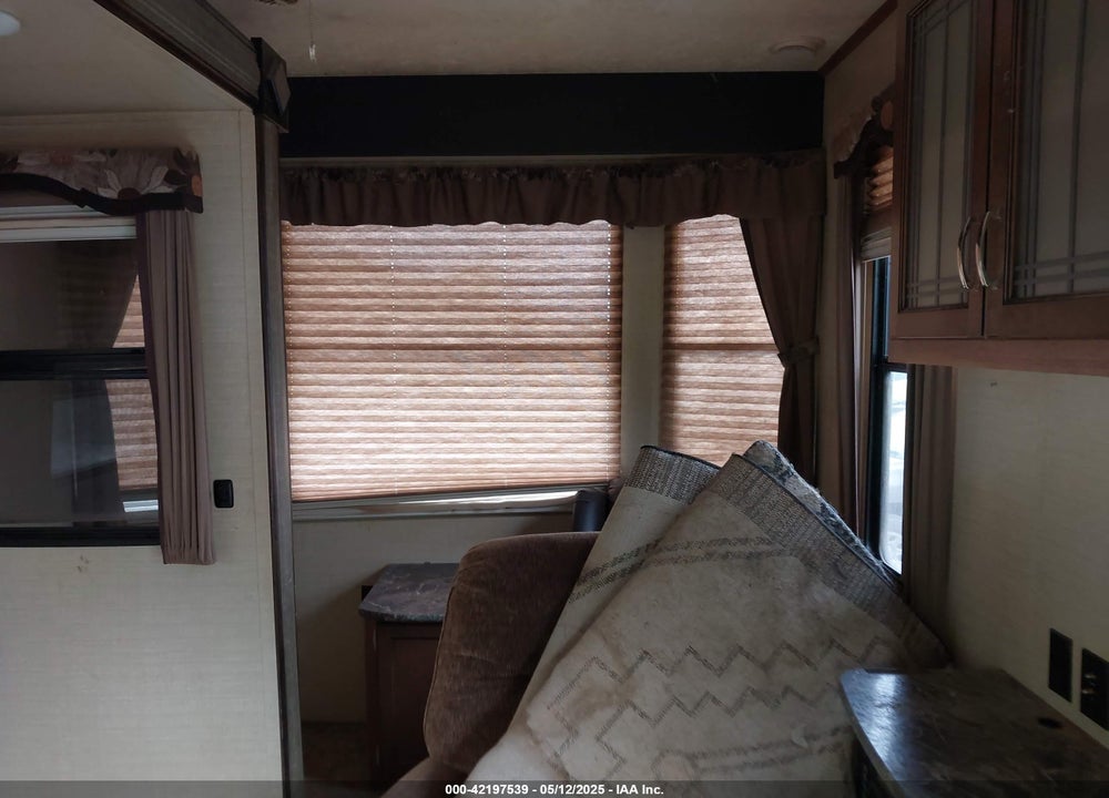 2016 KEYSTONE RIVER 405 FL VIN: 4YDT40525GW160388