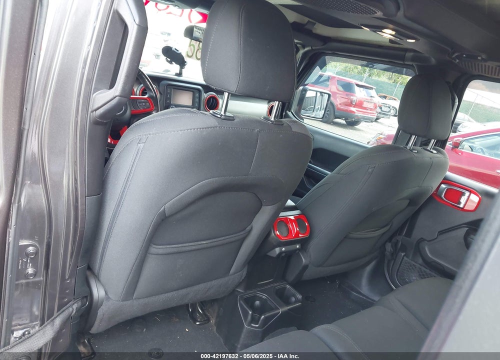 2019 JEEP WRANGLER UNLIMITED SPORT S 4X4 VIN: 1C4HJXDG3KW569389