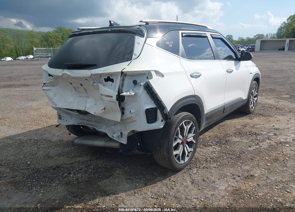 2021 KIA SELTOS SX TURBO VIN: KNDETCA23M7218221