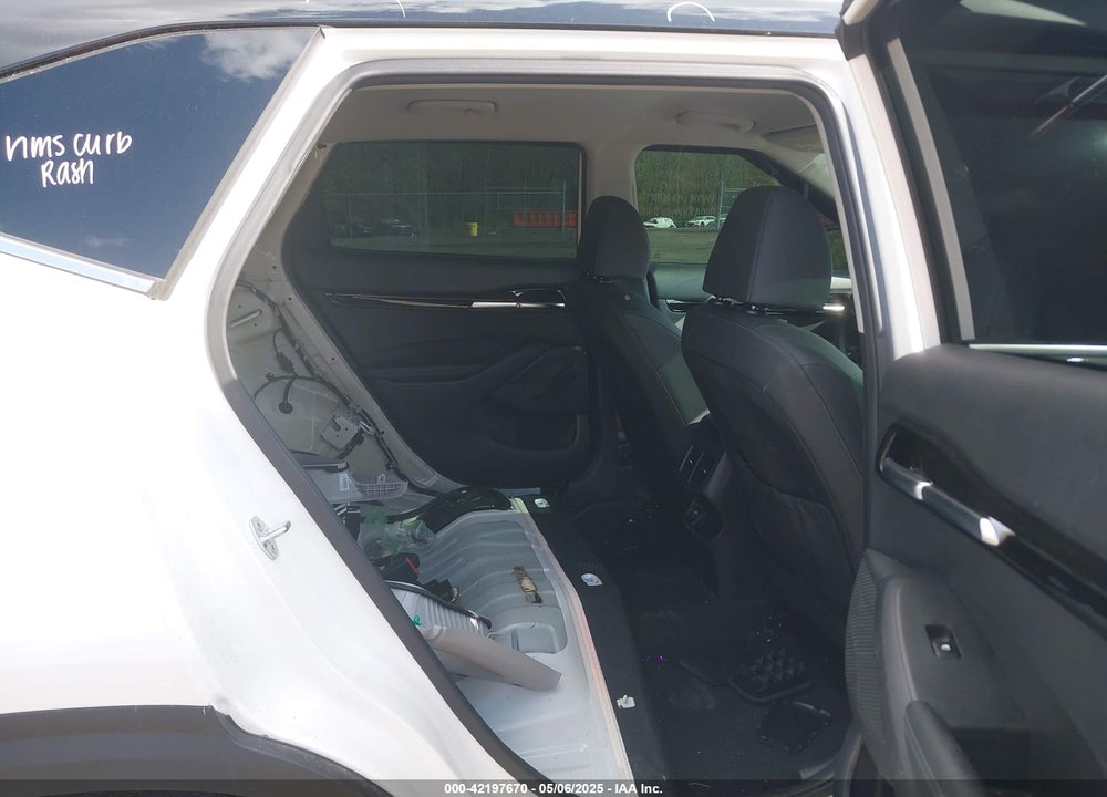 2021 KIA SELTOS SX TURBO VIN: KNDETCA23M7218221