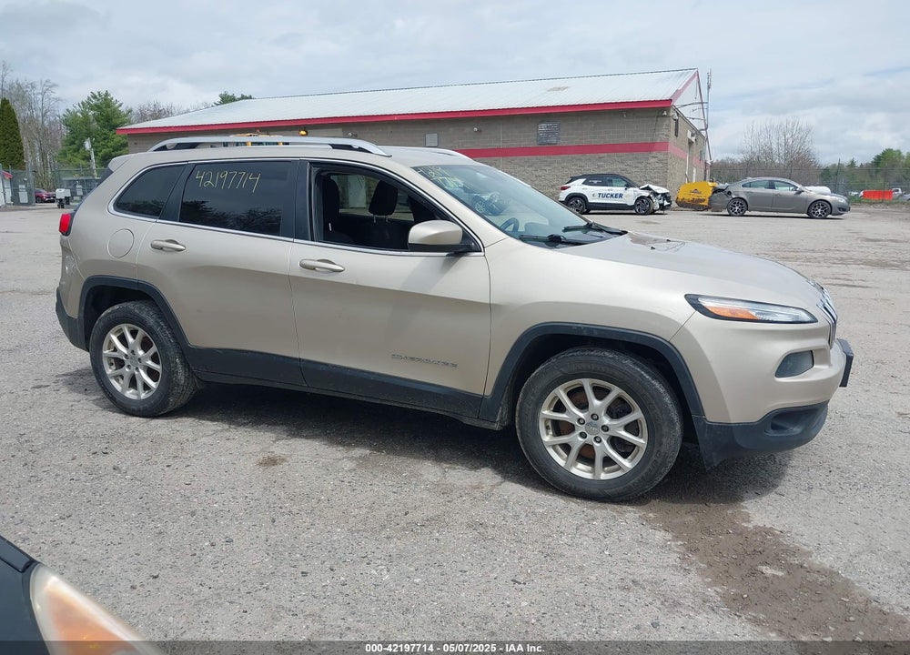 2015 JEEP CHEROKEE VIN: 1C4PJMCB3FW768092