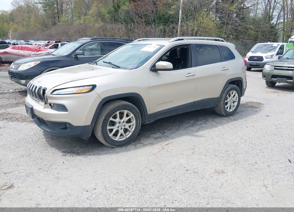 2015 JEEP CHEROKEE VIN: 1C4PJMCB3FW768092