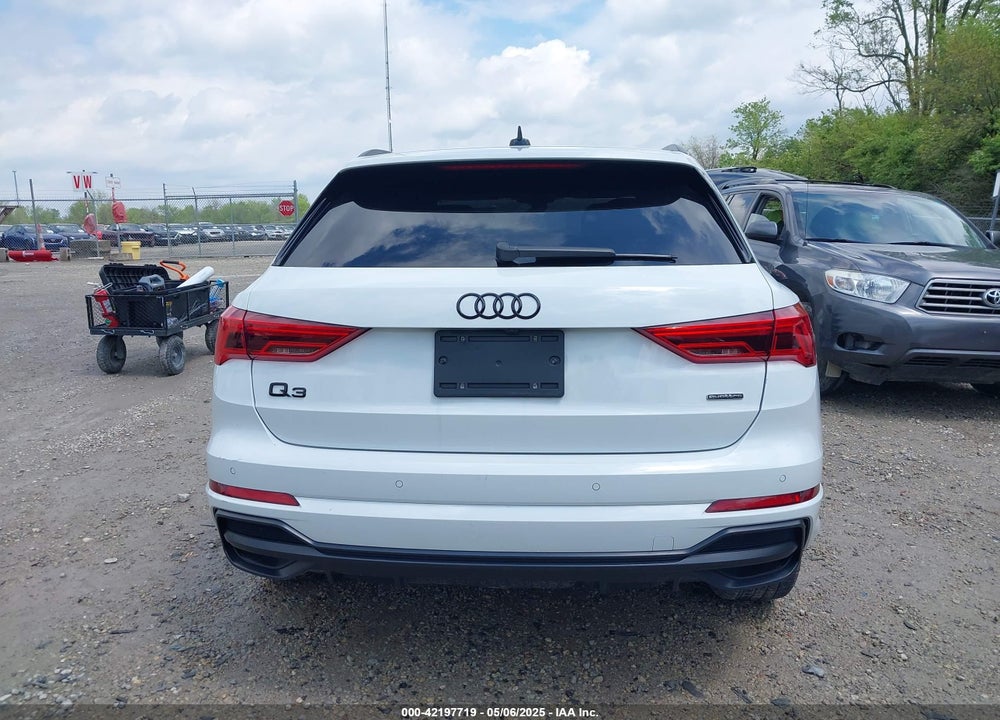 2022 AUDI Q3 VIN: WA1EECF3XN1007804
