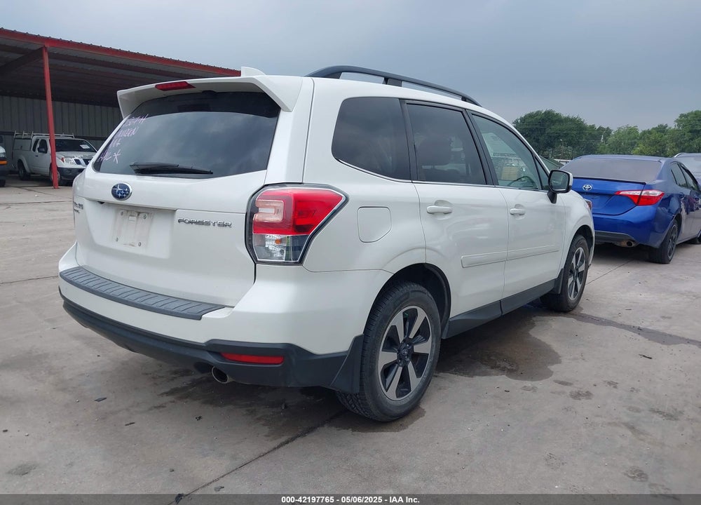 2018 SUBARU FORESTER VIN: JF2SJAJC1JH617514