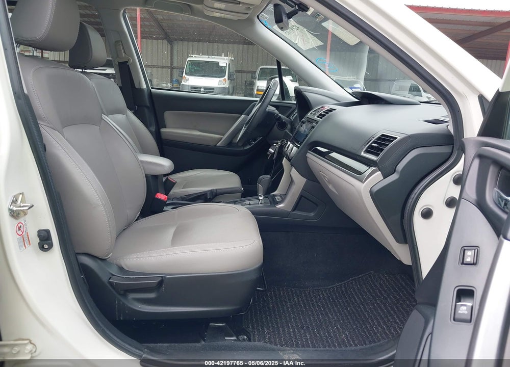 2018 SUBARU FORESTER VIN: JF2SJAJC1JH617514