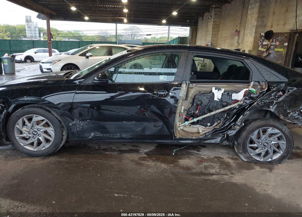 2024 HYUNDAI ELANTRA VIN: KMHLM4DG5RU720170