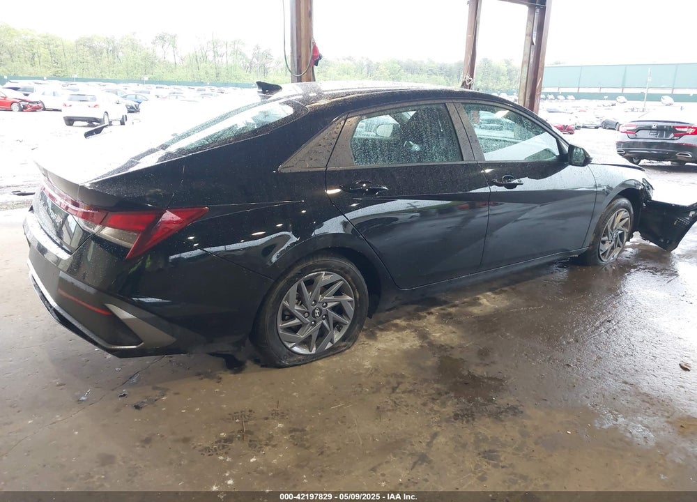 2024 HYUNDAI ELANTRA VIN: KMHLM4DG5RU720170