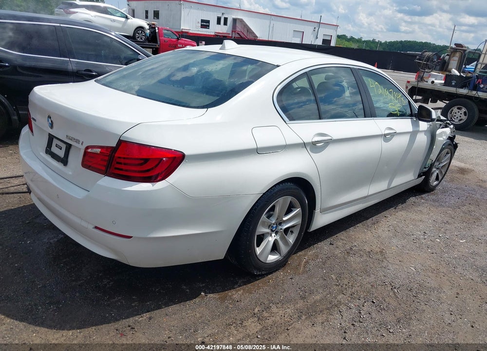 2013 BMW 528I VIN: WBAXH5C58DD113587